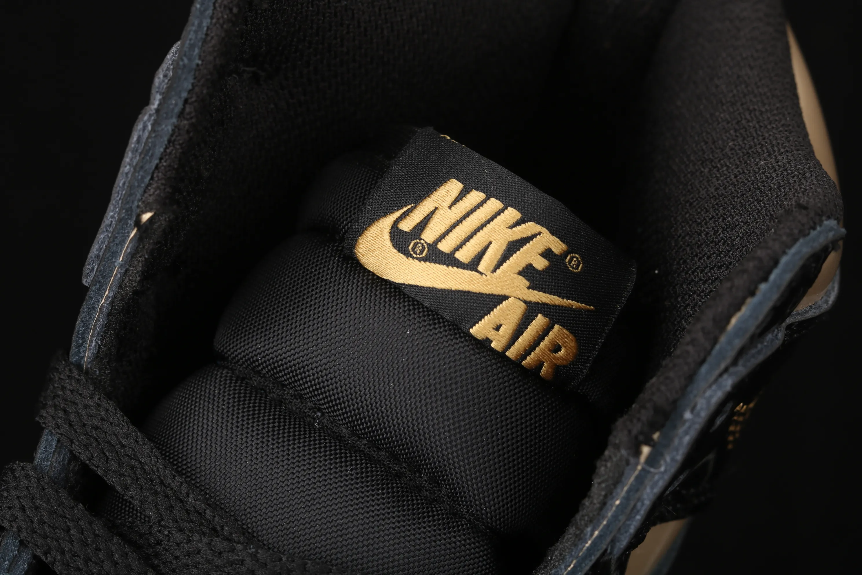 All categories Air Jordan Jordan series basketball shoes Air Jordan 1 High X version Air Jordan 1 High OG "Black/Metallic Gold" AJ1 Joe 1 patent leather black gold 555088-032